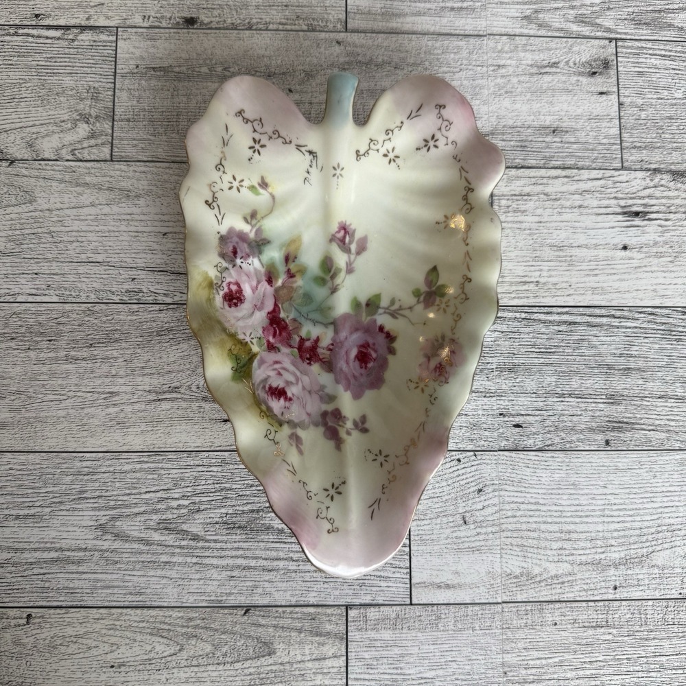 1945 Royal‎ Crown Chantilly Rose Hand Painted Leaf Shaped Candy Dish